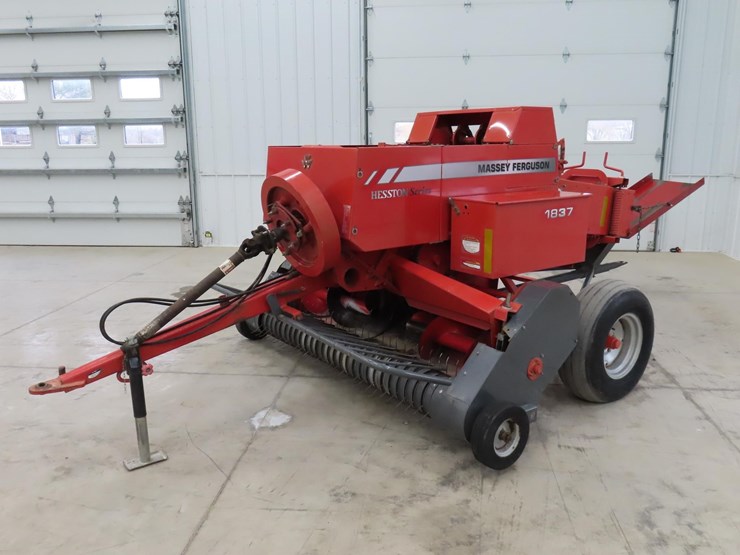 massey-ferguson-1837-image-1