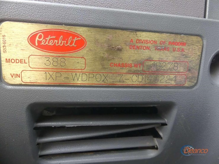 2012-peterbilt-388-image-21