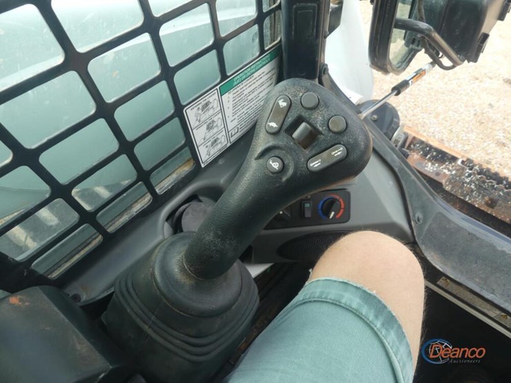 2022-bobcat-t870-image-10