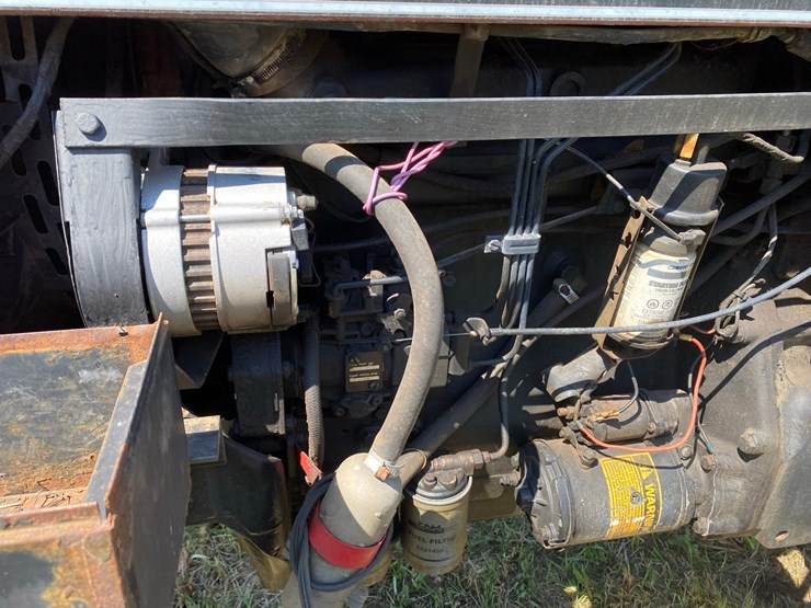 case-ih-695-2-wd-tractor-image-11
