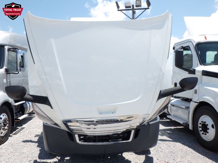 2020-freightliner-cascadia-126-image-21