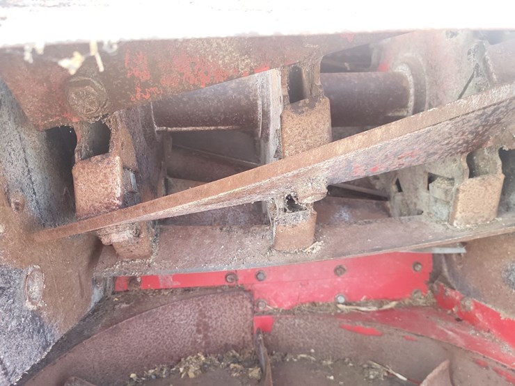 gehl-1065-tandem-axle-forage-chopper-w/2-heads---nice-image-44