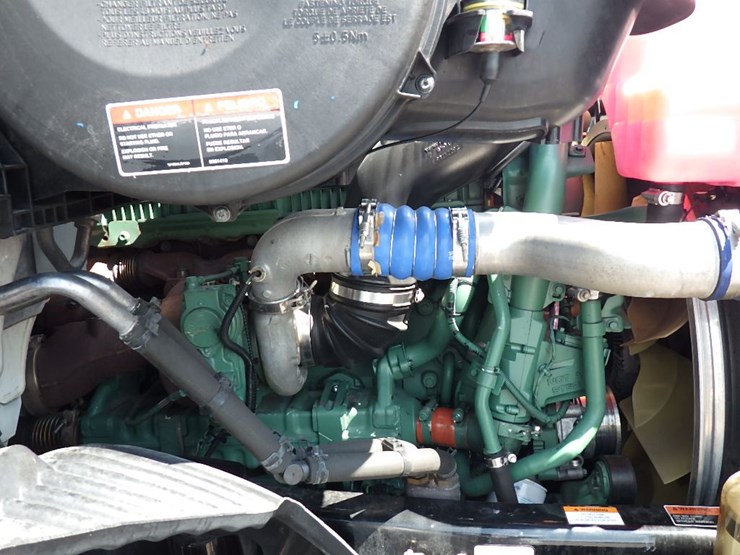 2021-volvo-vnr300-image-26