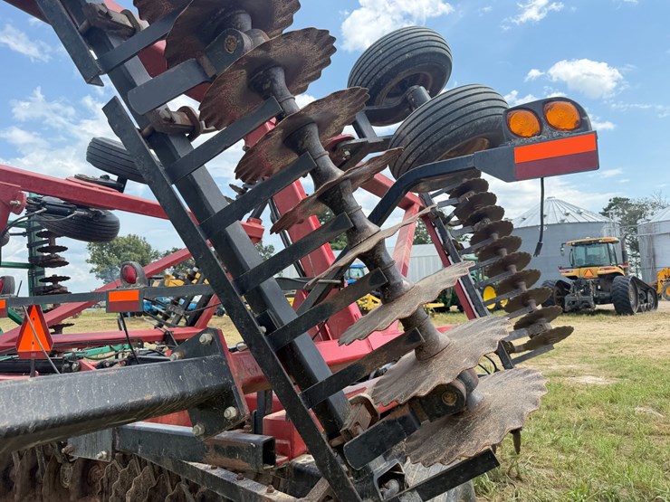 case-ih-330-image-15