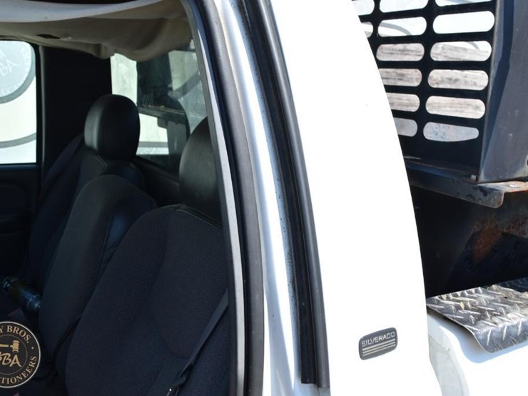 2004-chevrolet-silverado-1500-image-61