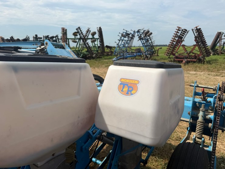 #51909-•-monosem-12-twin-row-38"-center-planter-05a116-inv#51909-image-30