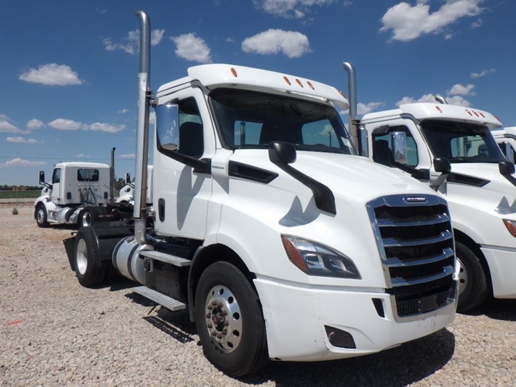 2018-freightliner-cascadia-116-image-4