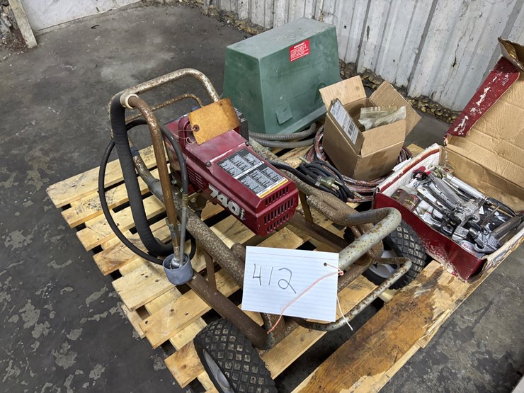 #412-•-titan-t40i-paint-sprayer-for-parts/-repairs-image-1