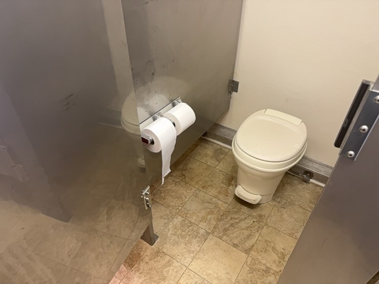 1992-pace-restroom-trailer-image-27