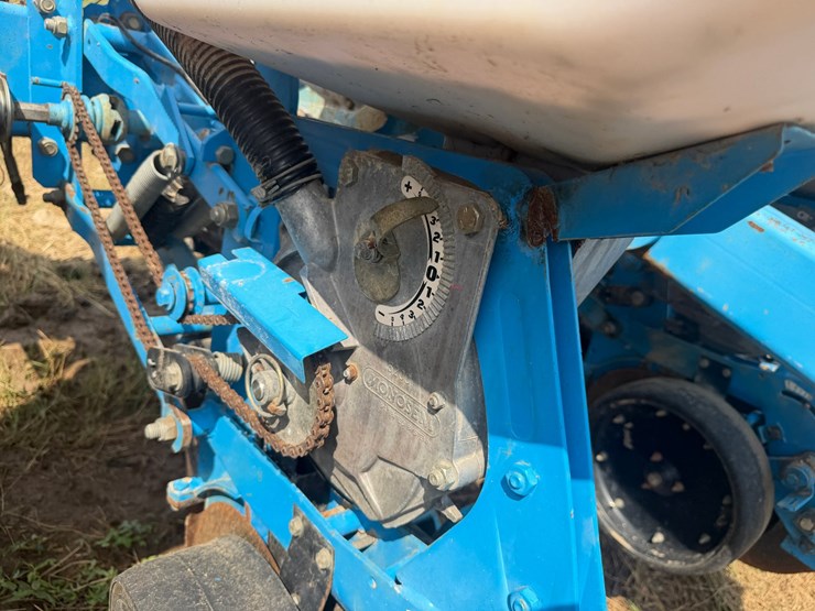 #51909-•-monosem-12-twin-row-38"-center-planter-05a116-inv#51909-image-61
