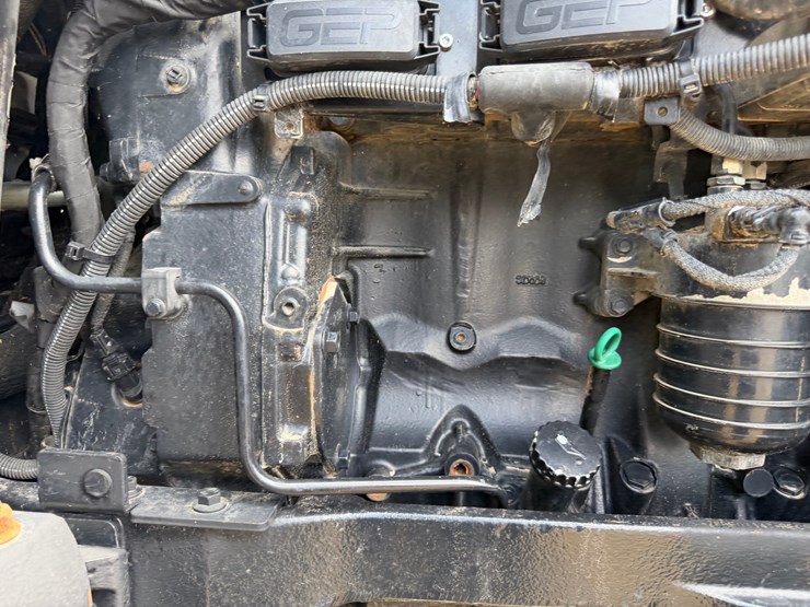 2015-new-holland-t8.350-image-57