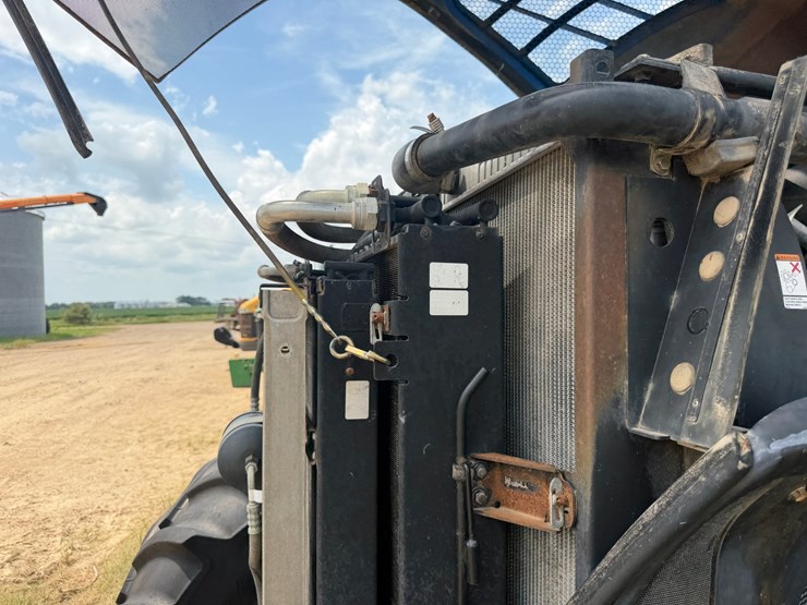 2015-new-holland-t8.350-image-48