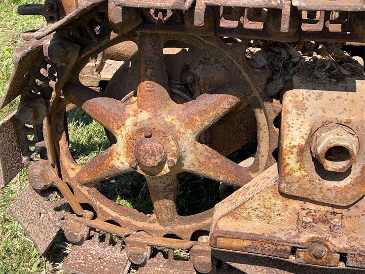 caterpillar-2-ton-image-23