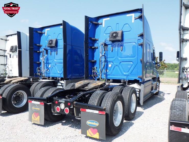 2022-freightliner-cascadia-126-image-8