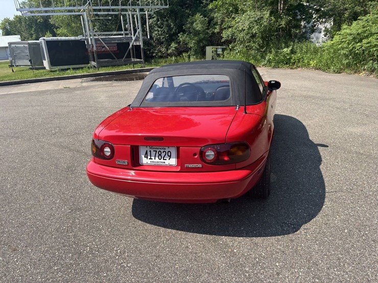 #1872-•-1990-mazda-miata-convertible-image-11