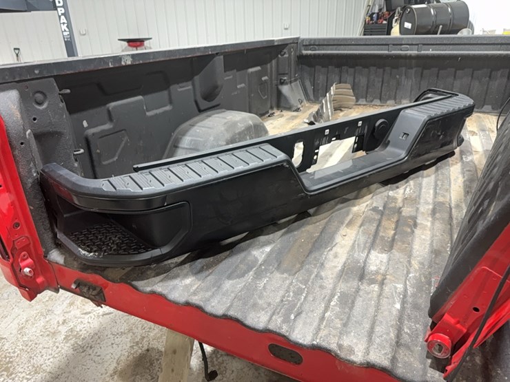 2022-chevy-2500-pickup-bed-image-14