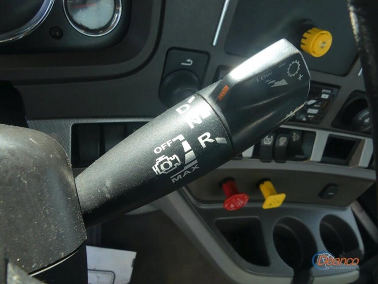 2017-kenworth-t680-image-21