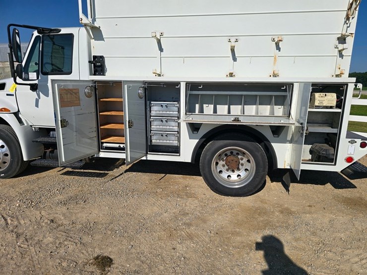 2011-international-durastar-4300-image-18
