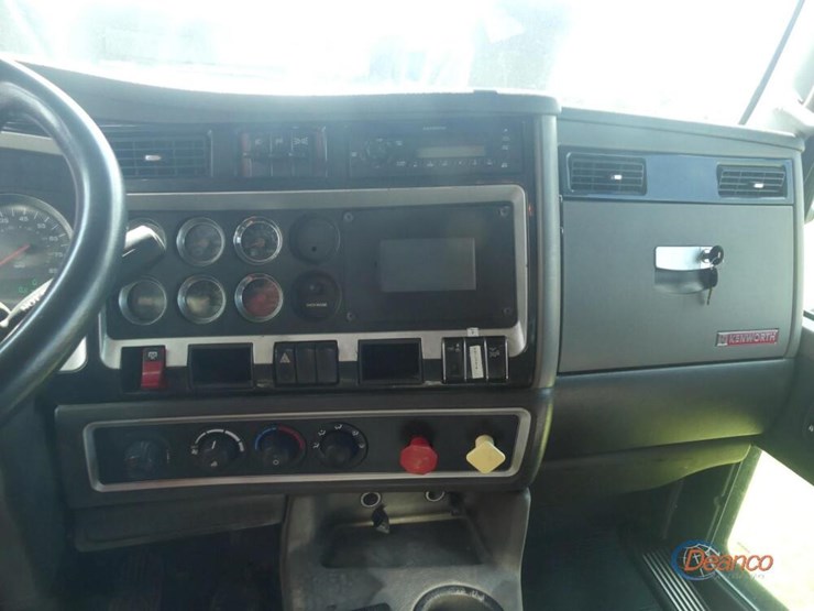 2014-kenworth-t800-image-18