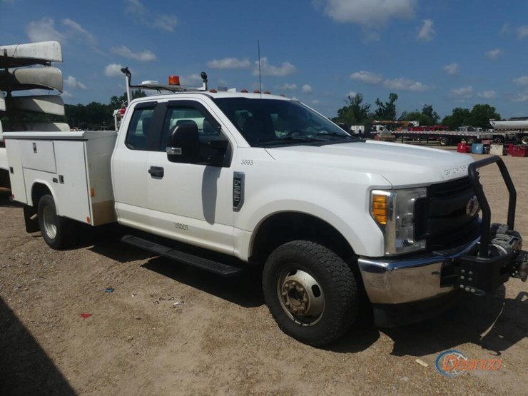 2017-ford-f350-image-1
