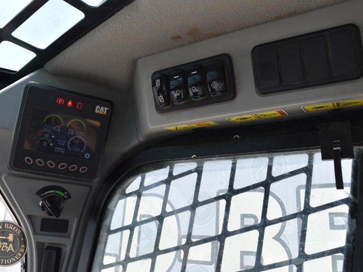 2019-caterpillar-299d3-image-40