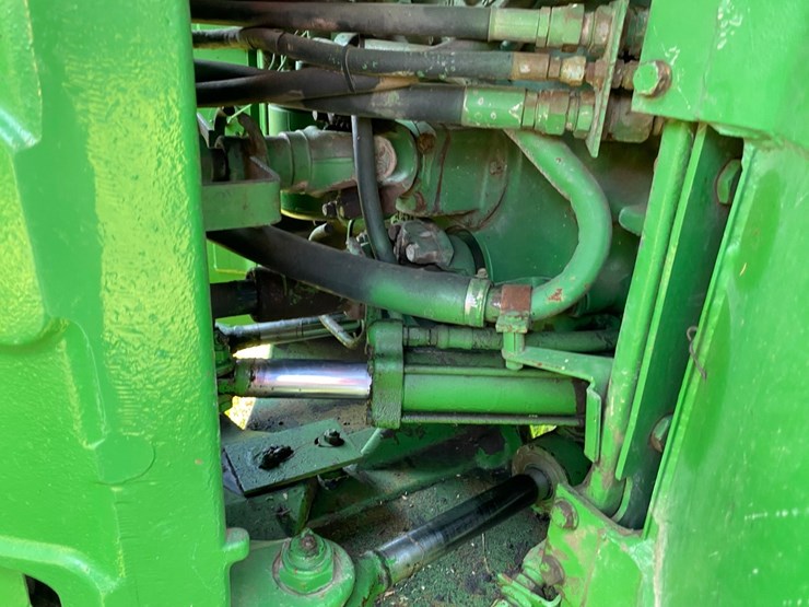 john-deere-8430-image-23
