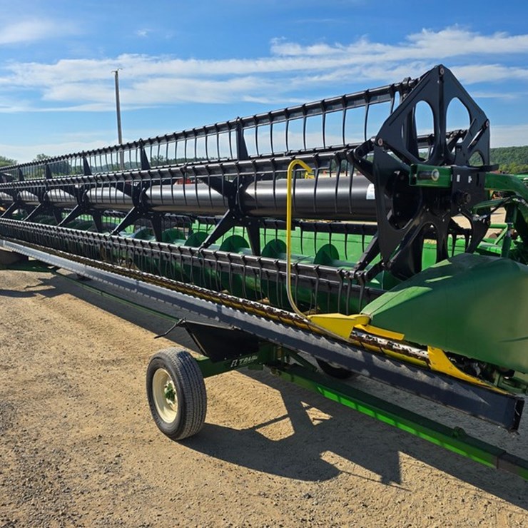 JOHN DEERE 635F