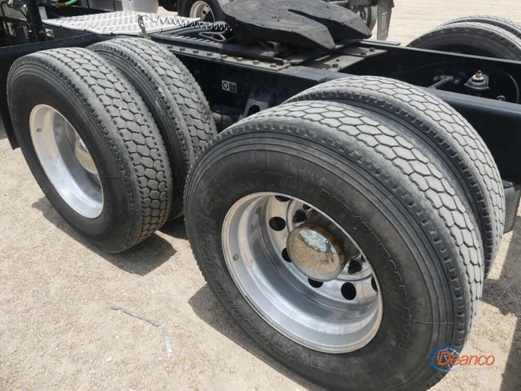 2022-kenworth-t680-image-4