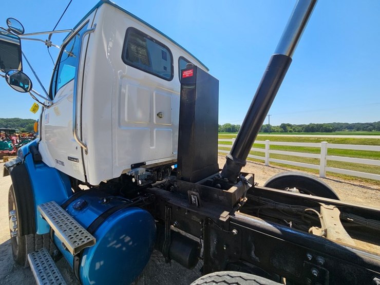 2006-caterpillar-c13-image-25