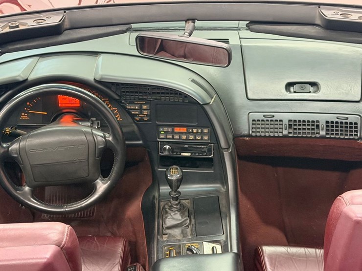 #1873-•-1993-chevrolet-corvette-image-30