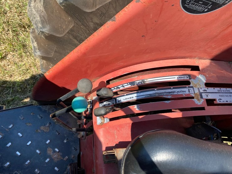 case-ih-695-2-wd-tractor-image-21