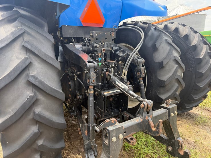 2015-new-holland-t8.350-image-19