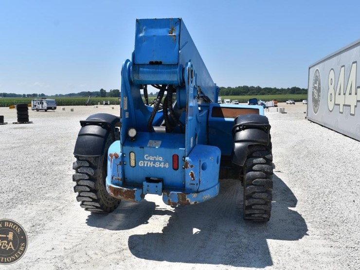 2014-genie-gth844-image-10