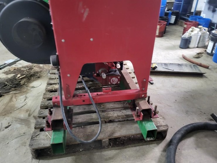 gandy-6290-68-orbital-air-seeder-image-17