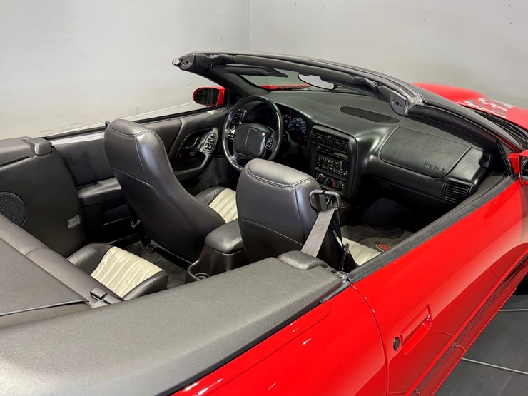 #1517-•-2002-chevrolet-camaro-ss-image-29