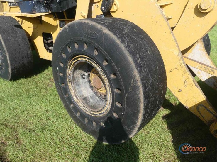 2015-caterpillar-938k-image-10