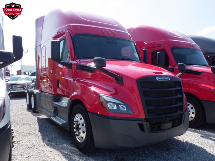 2022-freightliner-cascadia-126-image-3