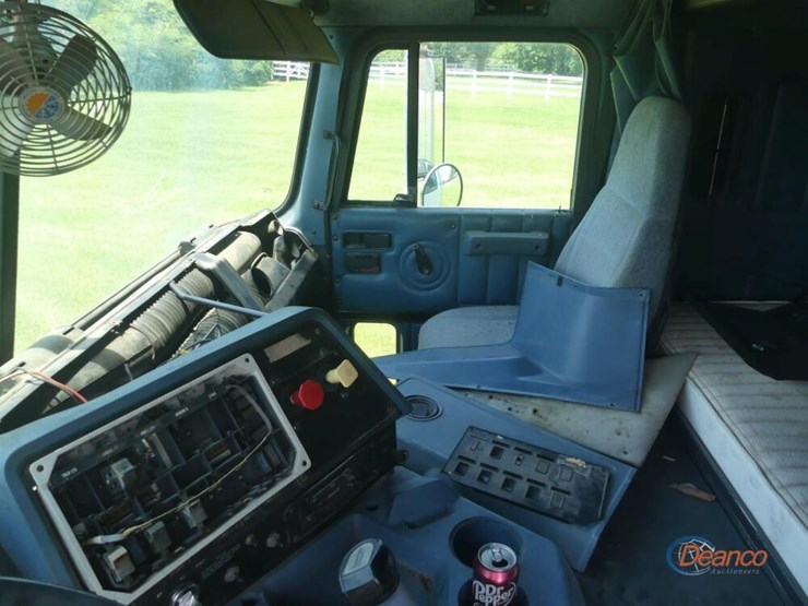 1993-international-9600-image-12