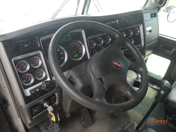 2014-kenworth-t800-image-21