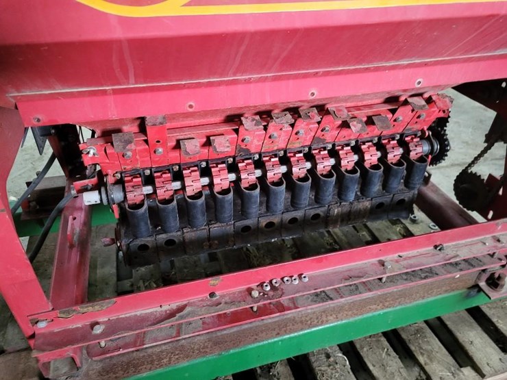 gandy-6290-68-orbital-air-seeder-image-10
