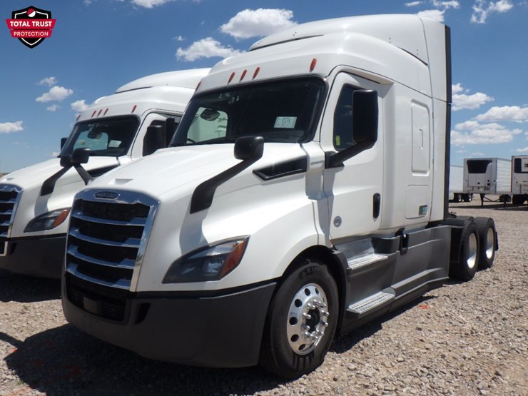 2020-freightliner-cascadia-116-image-1