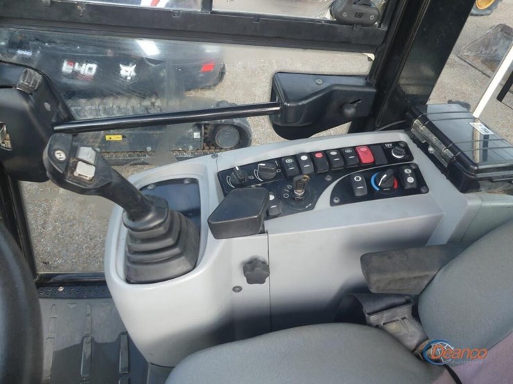 2014-caterpillar-908h2-image-14