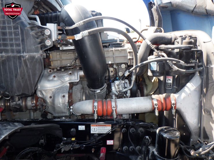 2022-freightliner-cascadia-126-image-23