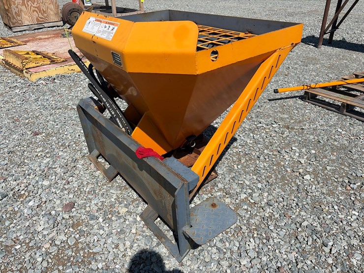 #6543-•-tmg-industrial-tmg-mss10-skid-steer-spreader-attachment-image-2