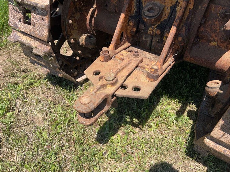 caterpillar-twenty-image-23