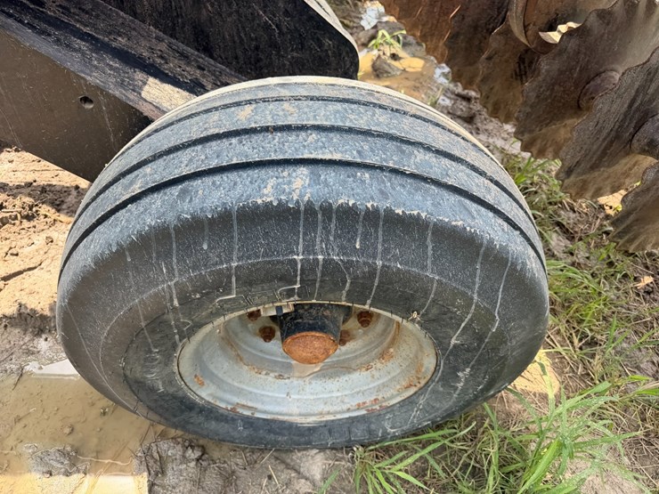 case-ih-330-image-6