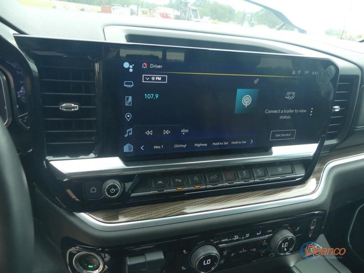 2022-chevrolet-silverado-1500-z71-image-11