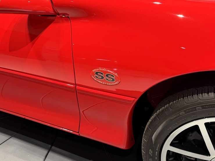 #1517-•-2002-chevrolet-camaro-ss-image-25