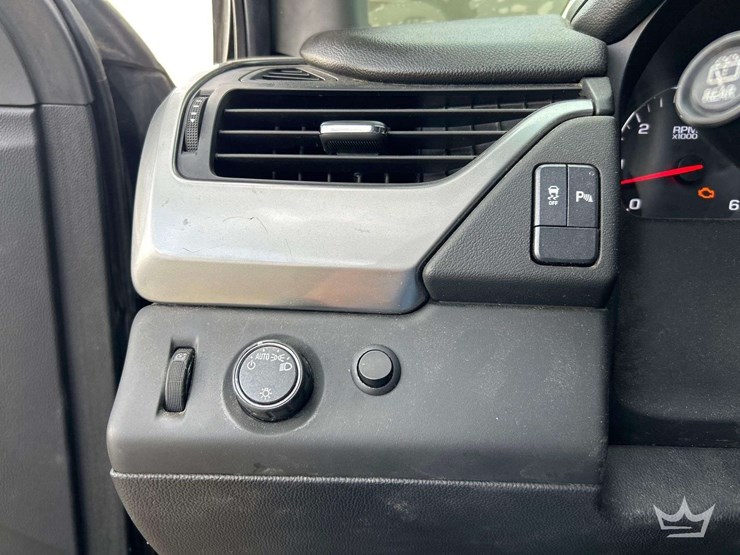 2016-chevrolet-tahoe-image-15