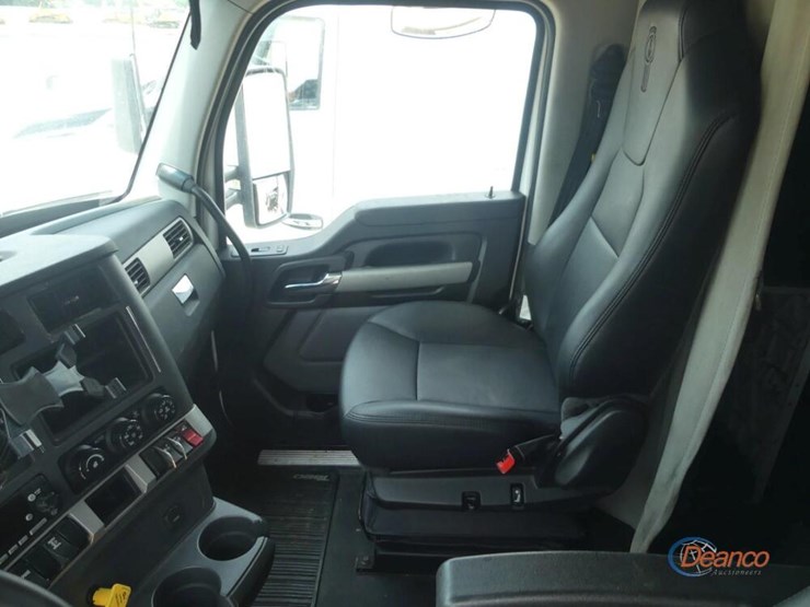 2022-kenworth-t680-image-16
